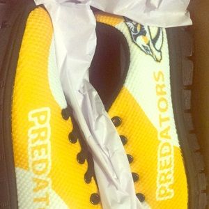 NIB NASHVILLE PREDATORS SHOES